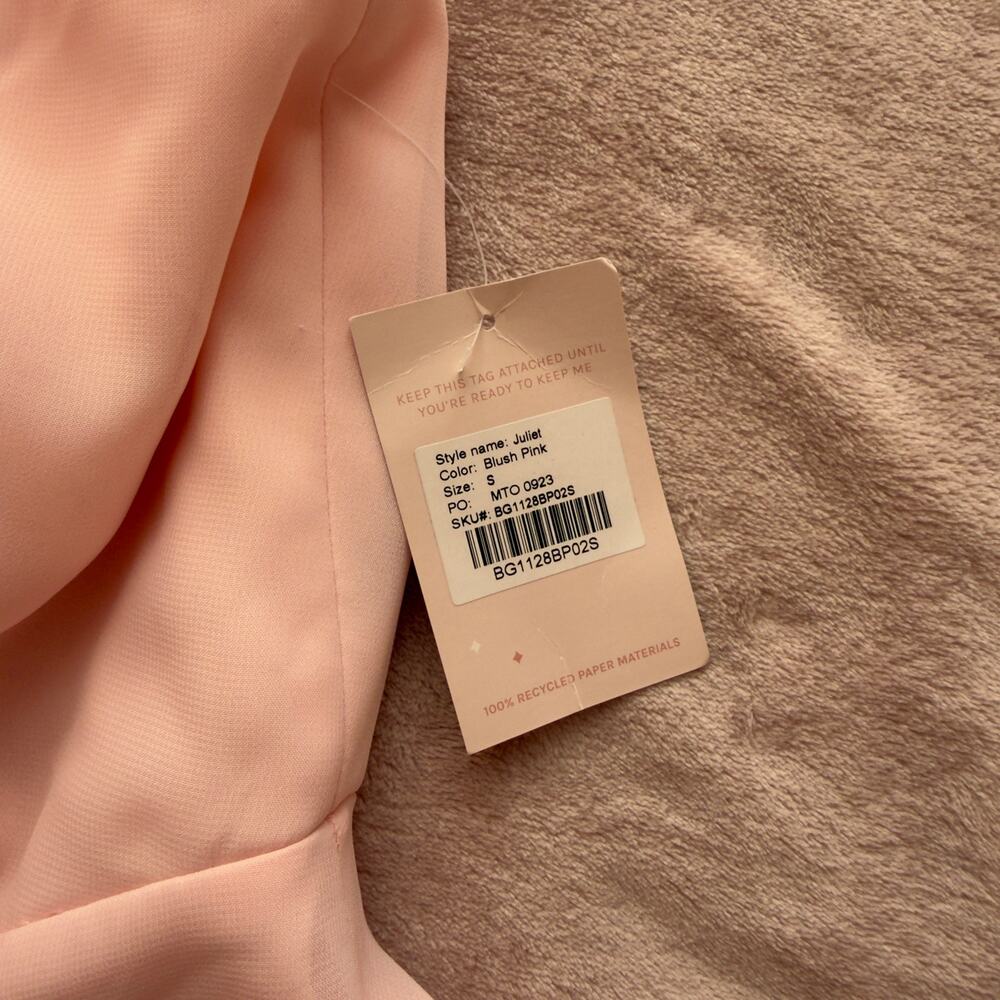 Clothing - Picture 6 of 7